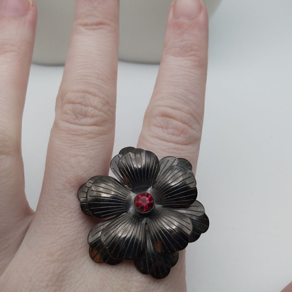 Ruby red crystal Dahlia ring size 7.5‎ flower floral cottagecore princess